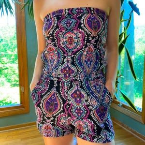 Strapless, romper with pockets! Size: X Small